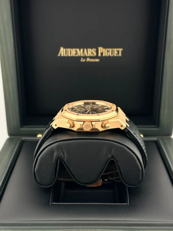 Audemars Piguet Royal Oak 26240OR.OO.D002CR.02 Selfwinding Chronograph Black Dial (2023) - Image 3