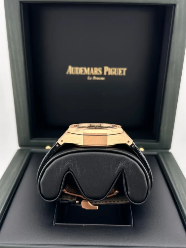 Audemars Piguet Royal Oak 26240OR.OO.D002CR.02 Selfwinding Chronograph Black Dial (2023) - Image 4