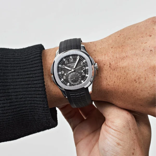 Patek Philippe Aquanaut 5164A-001 'Travel Time' Stainless Steel (2023) - Image 3