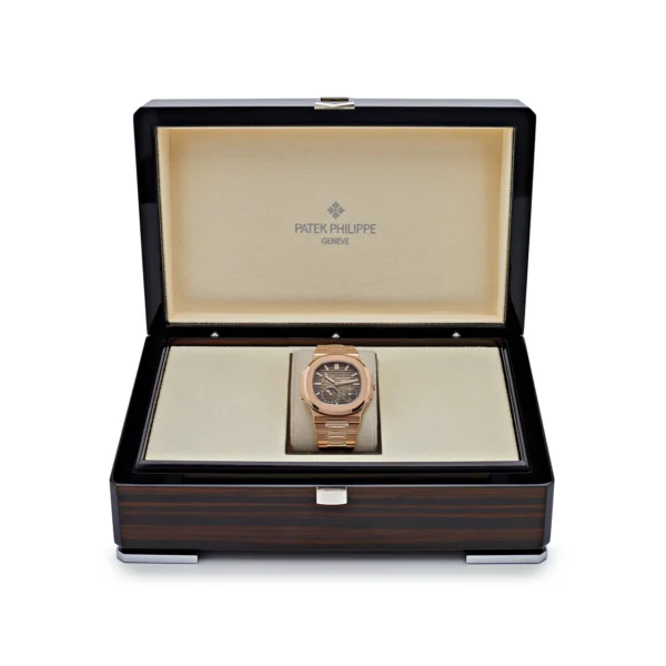 Patek Philippe Nautilus 5712/1R-001 Moon Phase Rose Gold (2023) - Image 7